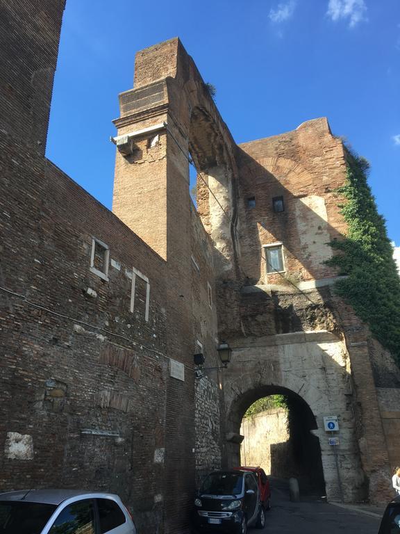 Delightful Apartment 100 Meters From The Colosseum 外观 照片